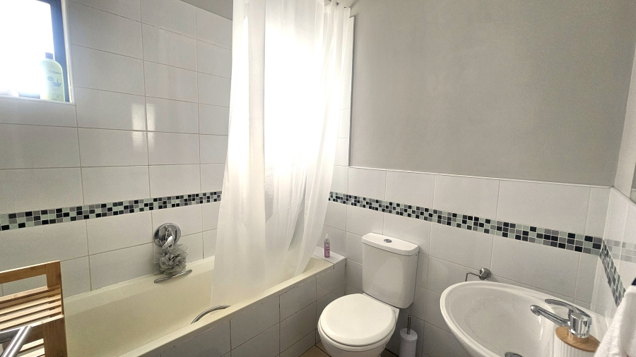 2 Bedroom Property for Sale in Parsonsvlei Eastern Cape